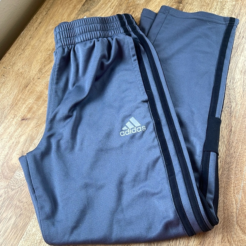 Adidas Size M 7/8 Grey Classic Gameday Elastic Waistband Sweatpants